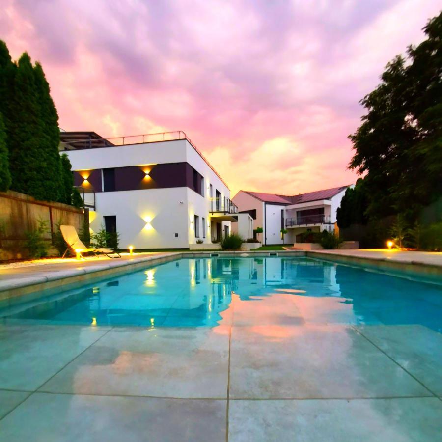 Lavida Deluxe Villa Hajdúszoboszló Εξωτερικό φωτογραφία